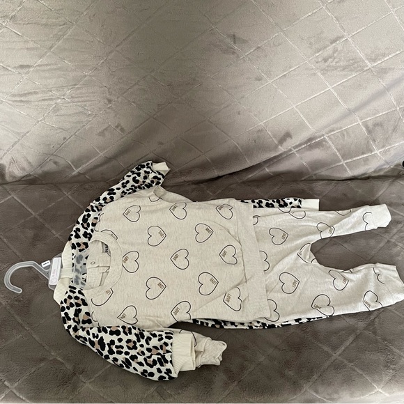 NWT 4pc Set 6-9 Months Baby Girl Leopard & Neutral Set -The Children’s Place - Picture 4 of 4